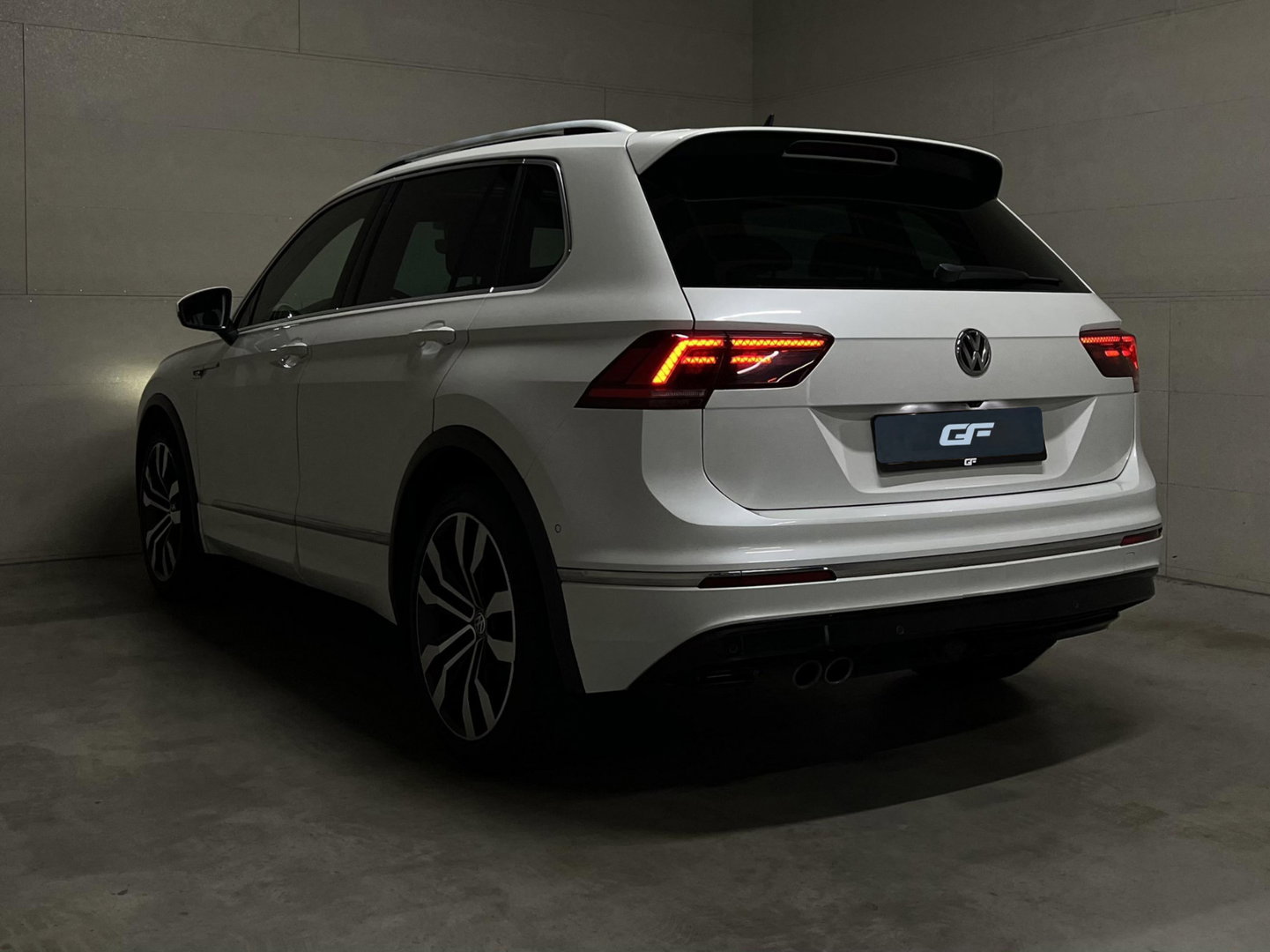 Volkswagen Tiguan 1.5 TSI R-Line Pano Virtual ACC NAP