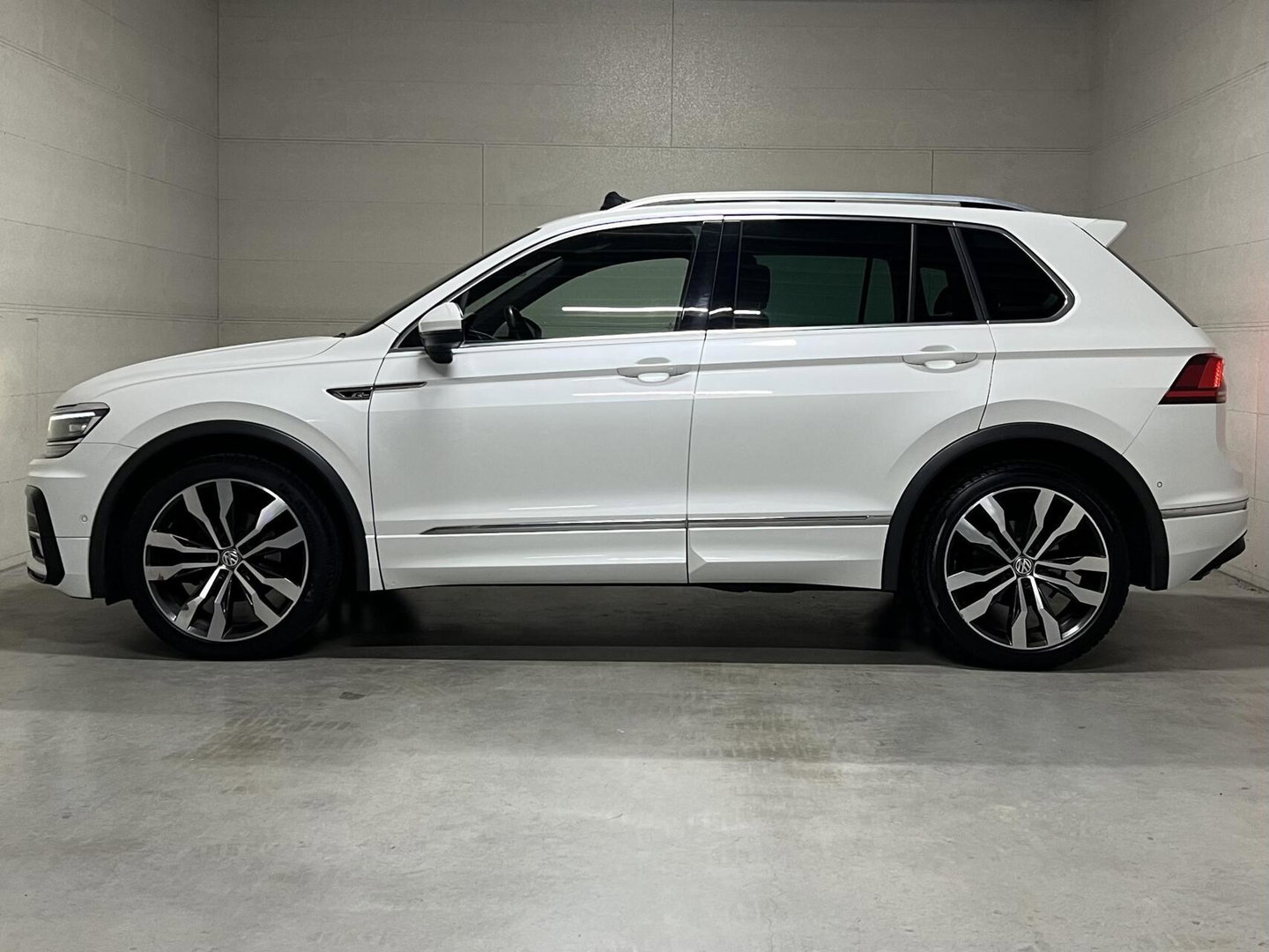 Volkswagen Tiguan 1.5 TSI R-Line Pano Virtual ACC NAP
