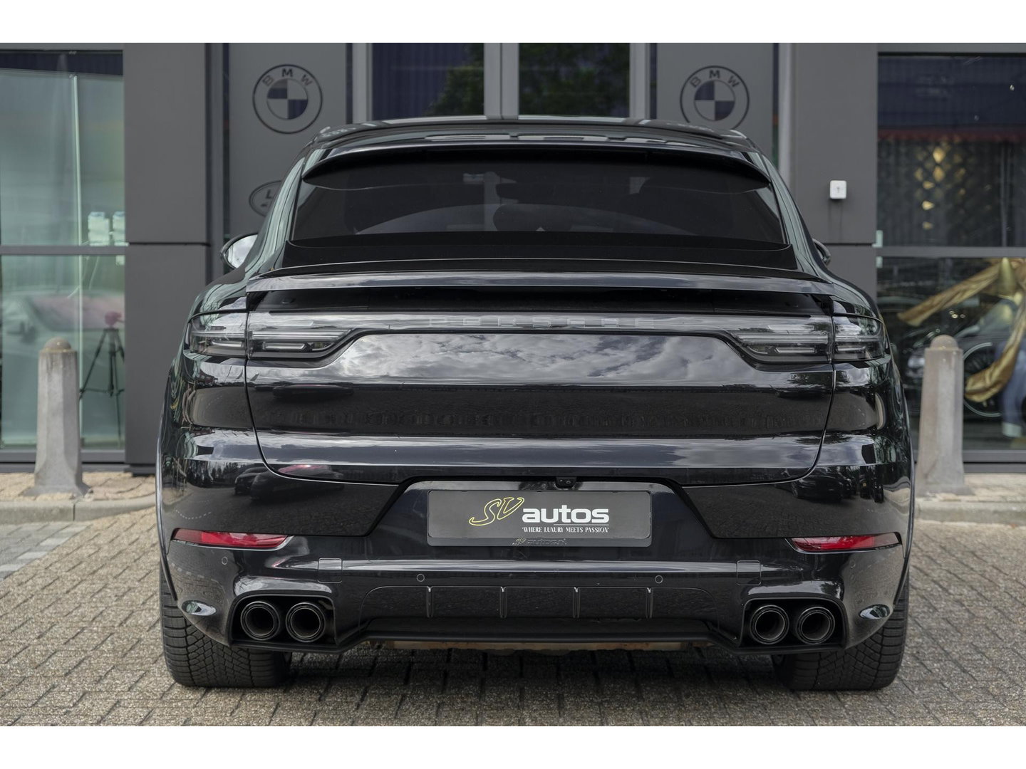 Porsche Cayenne Coupé 4.0 V8 Turbo S 680pk E-Hybrid Panoramadak *SOH 89%* Keramisch *BTW* Massage Trekhaak Stoelkoeling Luchtvering