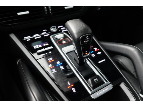 Porsche Cayenne Coupé 4.0 V8 Turbo S 680pk E-Hybrid Panoramadak *SOH 89%* Keramisch *BTW* Massage Trekhaak Stoelkoeling Luchtvering