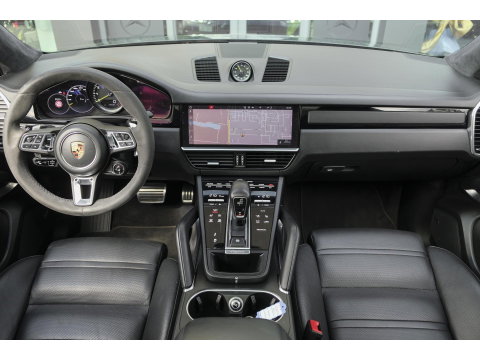 Porsche Cayenne Coupé 4.0 V8 Turbo S 680pk E-Hybrid Panoramadak *SOH 89%* Keramisch *BTW* Massage Trekhaak Stoelkoeling Luchtvering