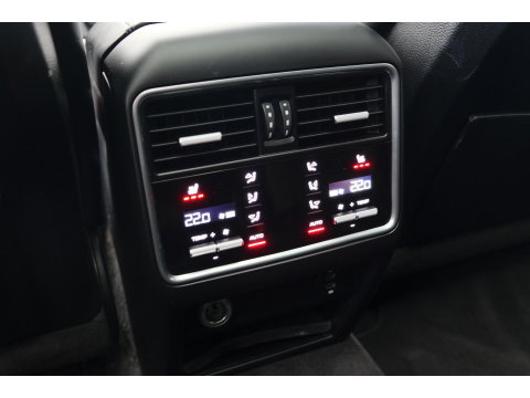 Porsche Cayenne Coupé 4.0 V8 Turbo S 680pk E-Hybrid Panoramadak *SOH 89%* Keramisch *BTW* Massage Trekhaak Stoelkoeling Luchtvering