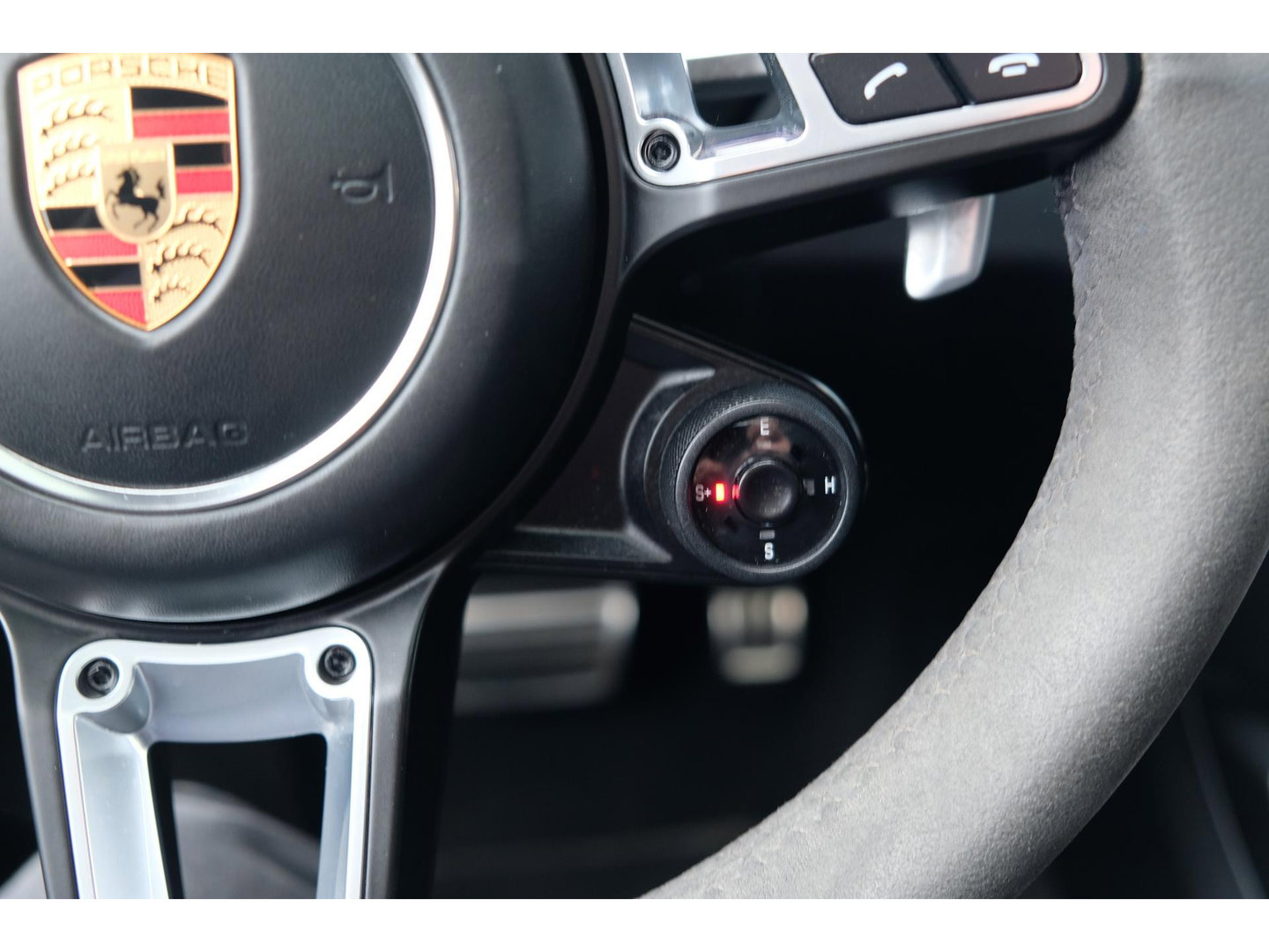 Porsche Cayenne Coupé 4.0 V8 Turbo S 680pk E-Hybrid Panoramadak *SOH 89%* Keramisch *BTW* Massage Trekhaak Stoelkoeling Luchtvering