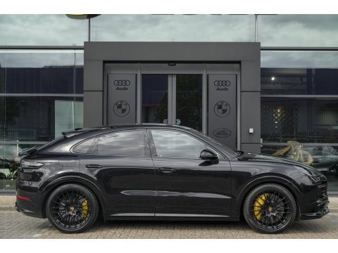 Porsche Cayenne Coupé 4.0 V8 Turbo S 680pk E-Hybrid Panoramadak *SOH 89%* Keramisch *BTW* Massage Trekhaak Stoelkoeling Luchtvering