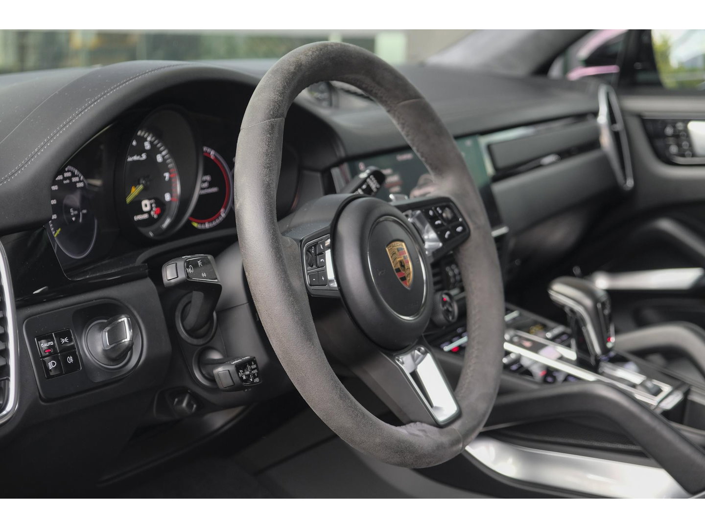 Porsche Cayenne Coupé 4.0 V8 Turbo S 680pk E-Hybrid Panoramadak *SOH 89%* Keramisch *BTW* Massage Trekhaak Stoelkoeling Luchtvering