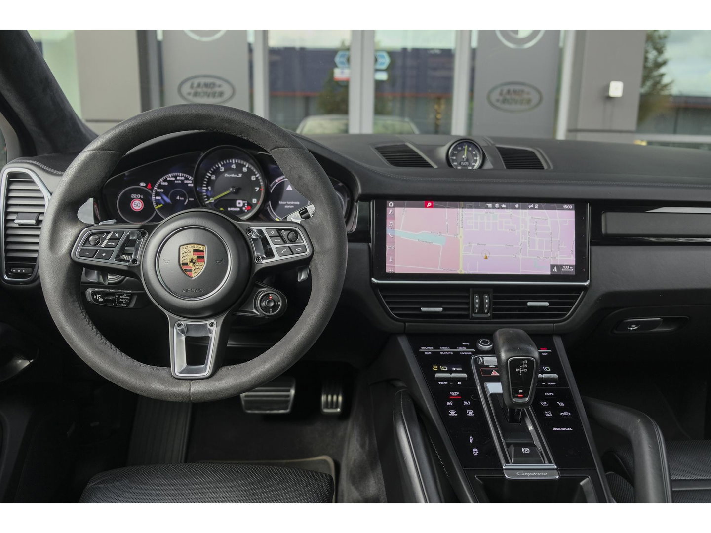 Porsche Cayenne Coupé 4.0 V8 Turbo S 680pk E-Hybrid Panoramadak *SOH 89%* Keramisch *BTW* Massage Trekhaak Stoelkoeling Luchtvering