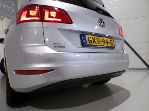 Volkswagen Golf Sportsvan 1.2 TSI 140PK Highline Allstar Stoelverwarming Apple-Carplay Parkeersensoren Navigatie Bluetooth Cruise