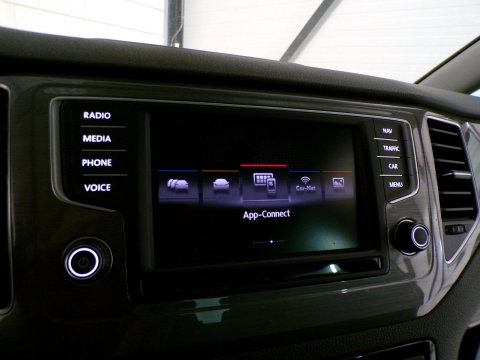 Volkswagen Golf Sportsvan 1.2 TSI 140PK Highline Allstar Stoelverwarming Apple-Carplay Parkeersensoren Navigatie Bluetooth Cruise