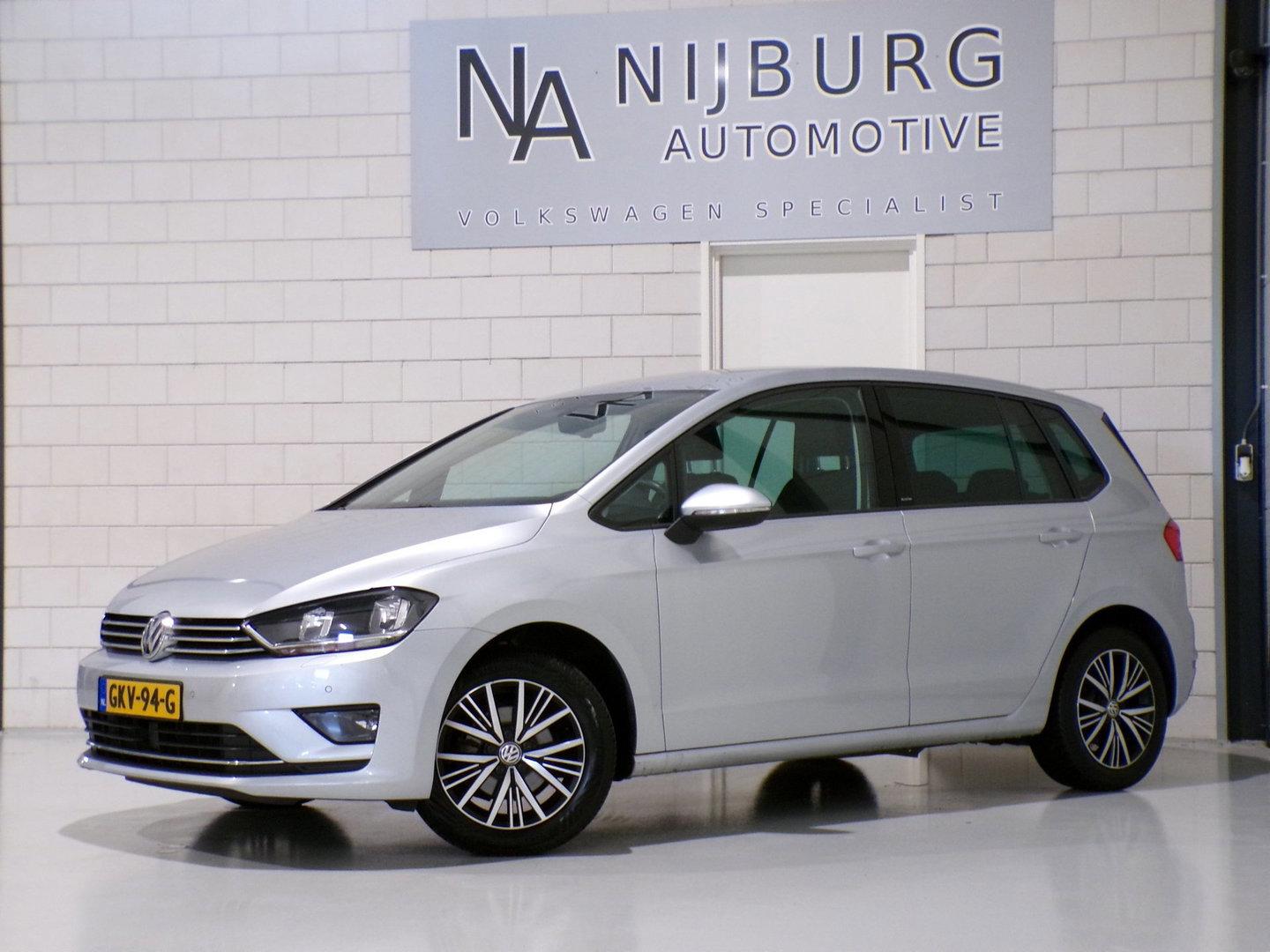 Volkswagen Golf Sportsvan 1.2 TSI 140PK Highline Allstar Stoelverwarming Apple-Carplay Parkeersensoren Navigatie Bluetooth Cruise