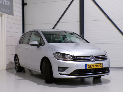Volkswagen Golf Sportsvan 1.2 TSI 140PK Highline Allstar Stoelverwarming Apple-Carplay Parkeersensoren Navigatie Bluetooth Cruise