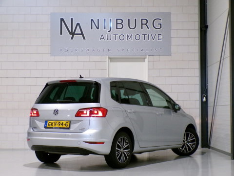 Volkswagen Golf Sportsvan 1.2 TSI 140PK Highline Allstar Stoelverwarming Apple-Carplay Parkeersensoren Navigatie Bluetooth Cruise