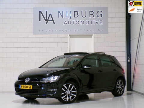Volkswagen Golf 1.4 TSI ACT Highline "Automaat" Pano Stoelverwarming Trekhaak Xenon-LED Massage-stoel Camera Keyless Parkeersensor