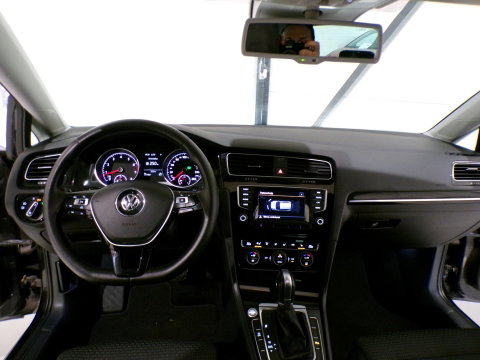 Volkswagen Golf 1.4 TSI ACT Highline "Automaat" Pano Stoelverwarming Trekhaak Xenon-LED Massage-stoel Camera Keyless Parkeersensor
