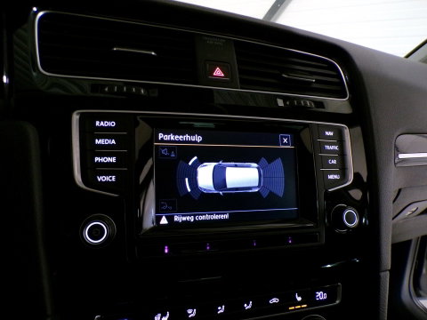 Volkswagen Golf 1.4 TSI ACT Highline "Automaat" Pano Stoelverwarming Trekhaak Xenon-LED Massage-stoel Camera Keyless Parkeersensor