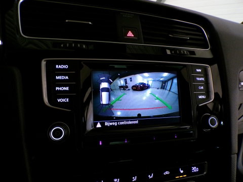 Volkswagen Golf 1.4 TSI ACT Highline "Automaat" Pano Stoelverwarming Trekhaak Xenon-LED Massage-stoel Camera Keyless Parkeersensor