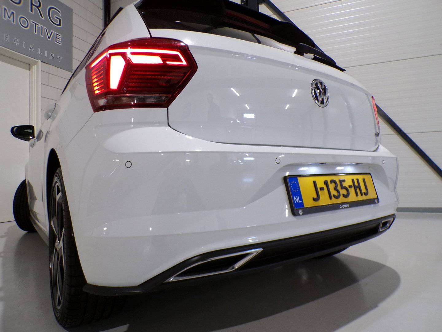 Volkswagen Polo 1.0 TSI Highline R-Line "Origineel NL!" 2x R Line Pano Led Virtual Apple-Carplay Parkeersensor Drive-mode Adaptive