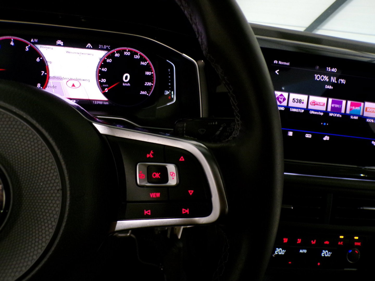Volkswagen Polo 1.0 TSI Highline R-Line "Origineel NL!" 2x R Line Pano Led Virtual Apple-Carplay Parkeersensor Drive-mode Adaptive
