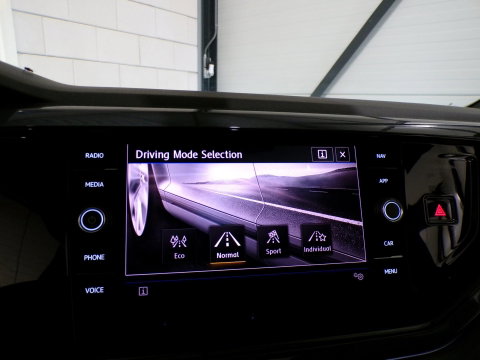 Volkswagen Polo 1.0 TSI Highline R-Line "Origineel NL!" 2x R Line Pano Led Virtual Apple-Carplay Parkeersensor Drive-mode Adaptive