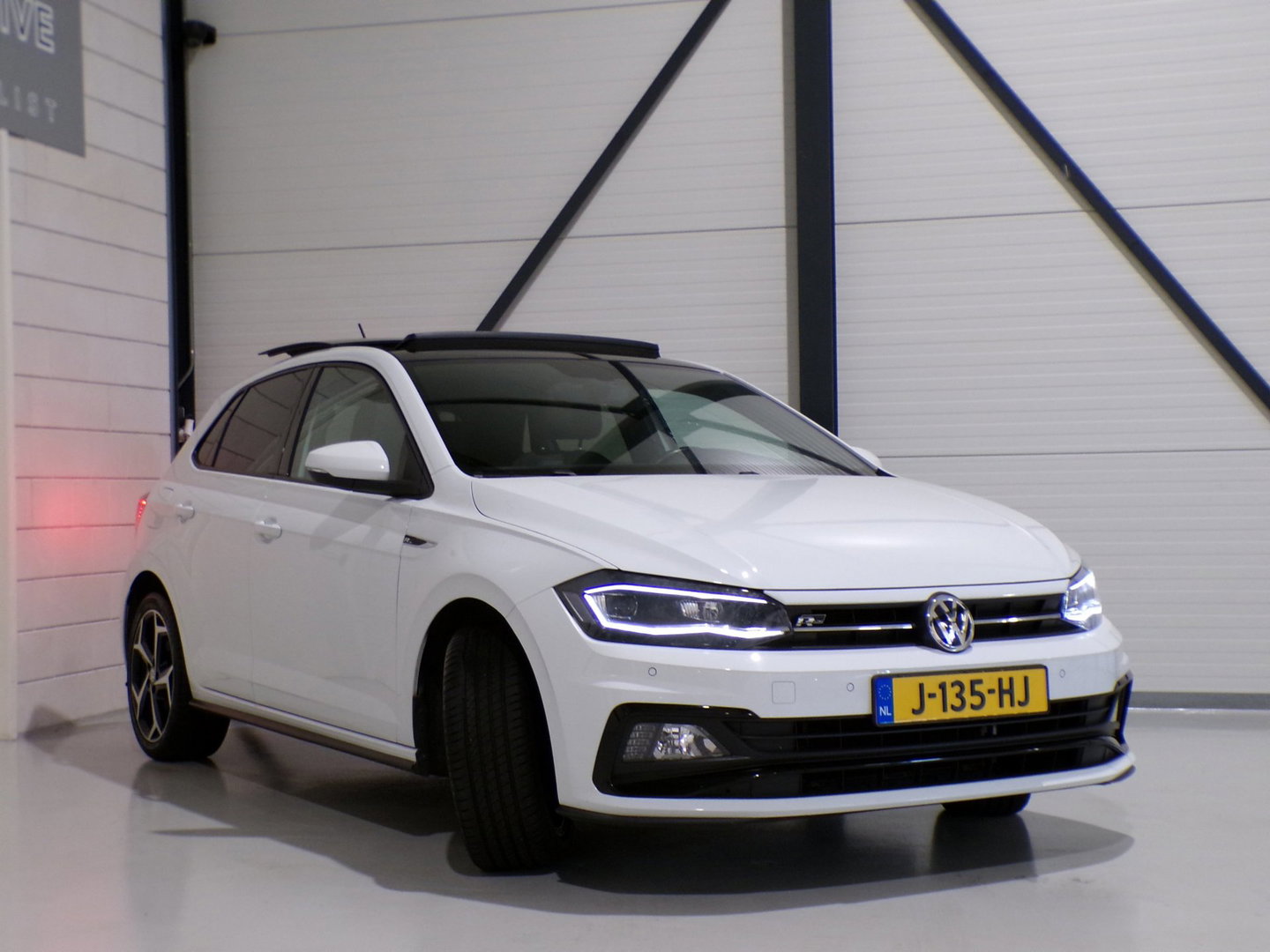 Volkswagen Polo 1.0 TSI Highline R-Line "Origineel NL!" 2x R Line Pano Led Virtual Apple-Carplay Parkeersensor Drive-mode Adaptive