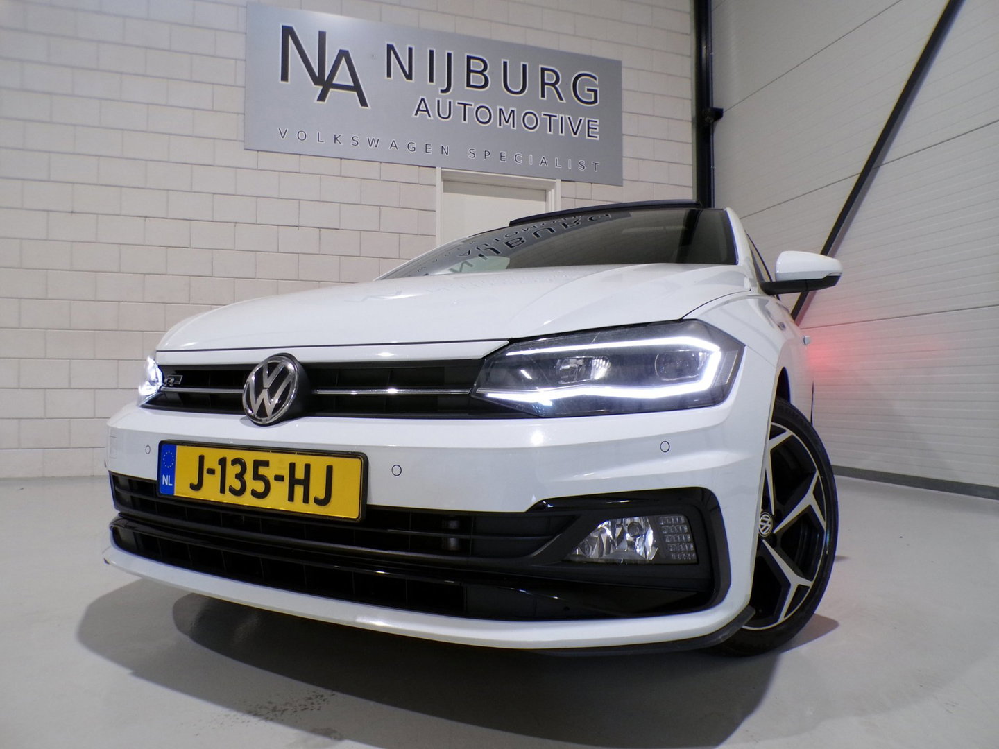 Volkswagen Polo 1.0 TSI Highline R-Line "Origineel NL!" 2x R Line Pano Led Virtual Apple-Carplay Parkeersensor Drive-mode Adaptive