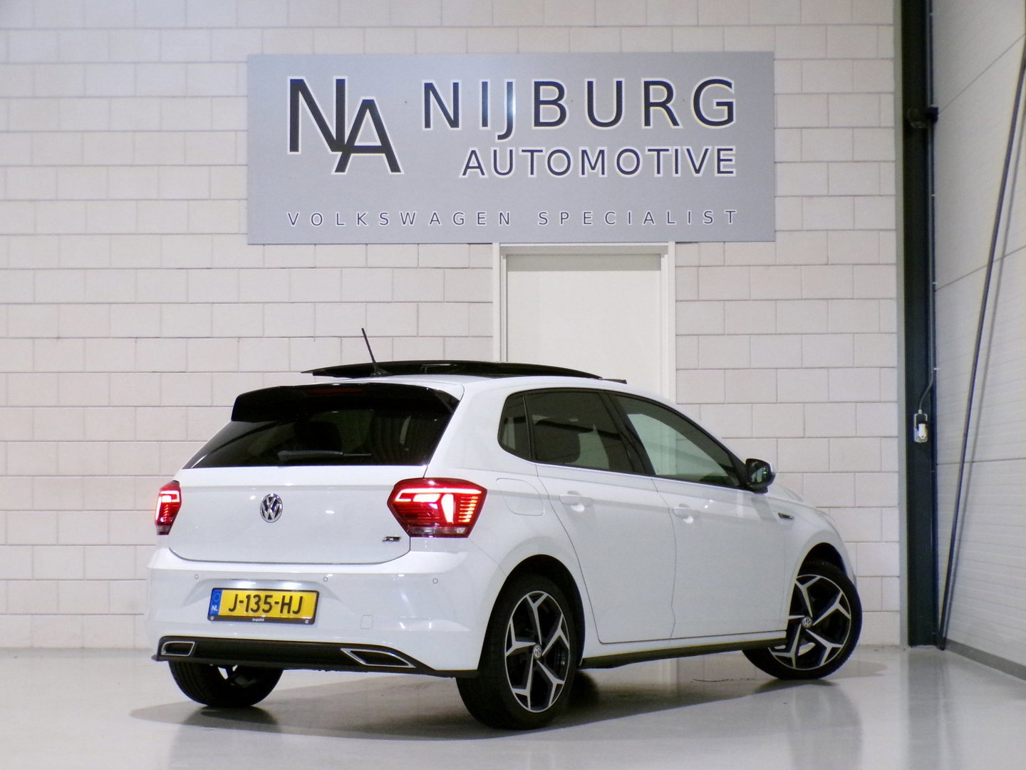 Volkswagen Polo 1.0 TSI Highline R-Line "Origineel NL!" 2x R Line Pano Led Virtual Apple-Carplay Parkeersensor Drive-mode Adaptive