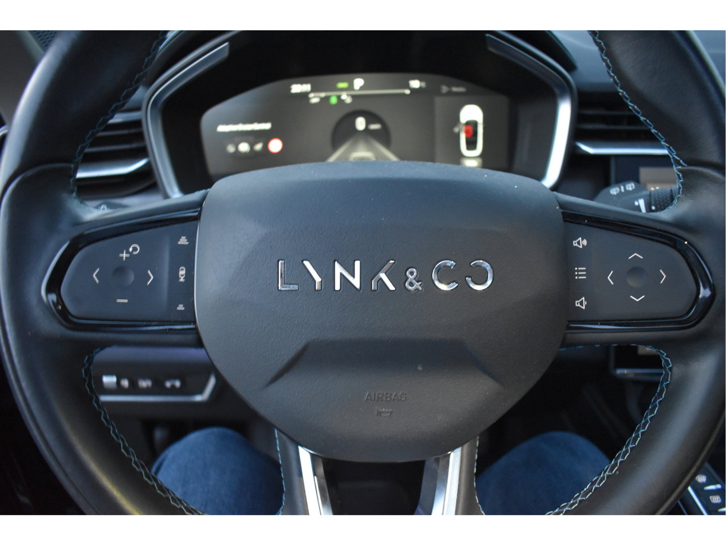 Lynk & Co 01 1.5 BOEKJES,NAP EN ONDERHOUDSHISTORIE