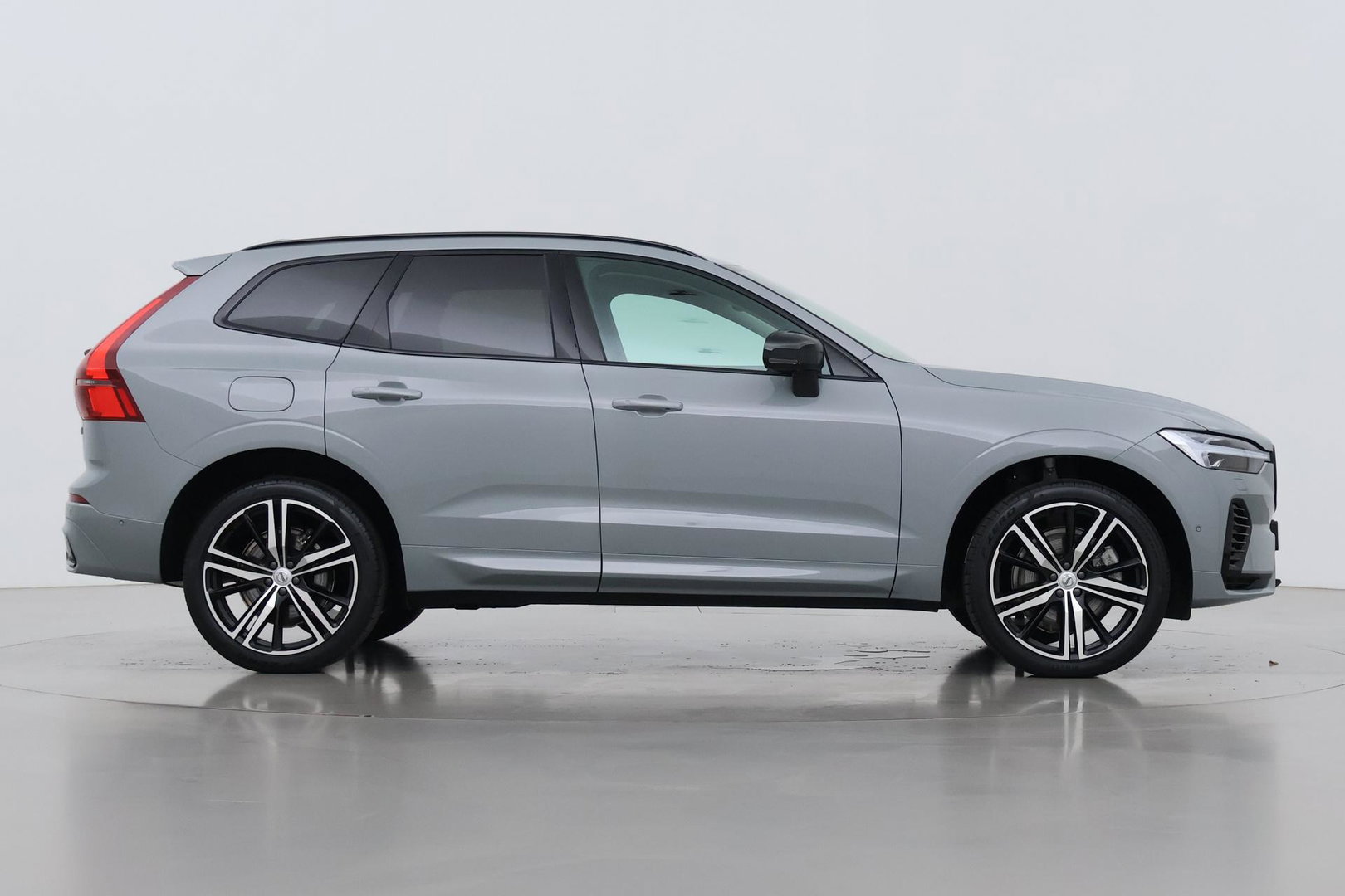 Volvo XC60 T8 Plus Dark | 19 Inch | Harman/Kardon | Memory | 360° Camera | BLIS | Stoel+Stuurverwarming | ACC