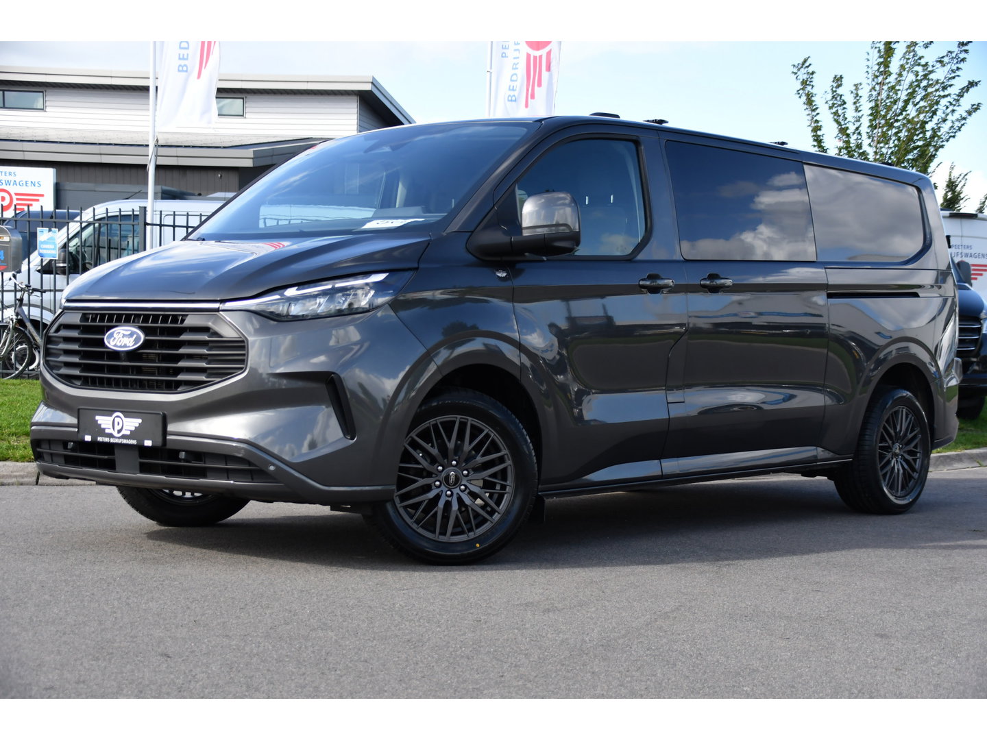 Ford Transit Custom 320 2.0 TDCI L2H1 Limited DC Adaptieve Cruise, 360 Camera, Carplay, Automaat, LED, 2 x Schuifdeur, Stoelverwarming, Virtual, 170pk, Sensoren, Uniek!
