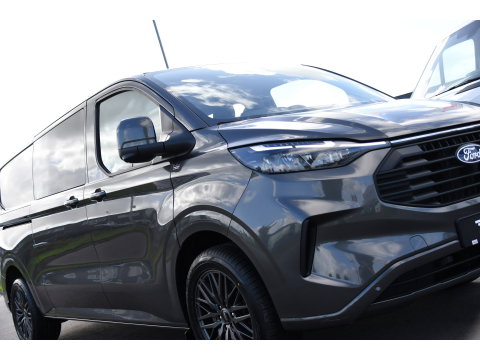 Ford Transit Custom 320 2.0 TDCI L2H1 Limited DC Adaptieve Cruise, 360 Camera, Carplay, Automaat, LED, 2 x Schuifdeur, Stoelverwarming, Virtual, 170pk, Sensoren, Uniek!