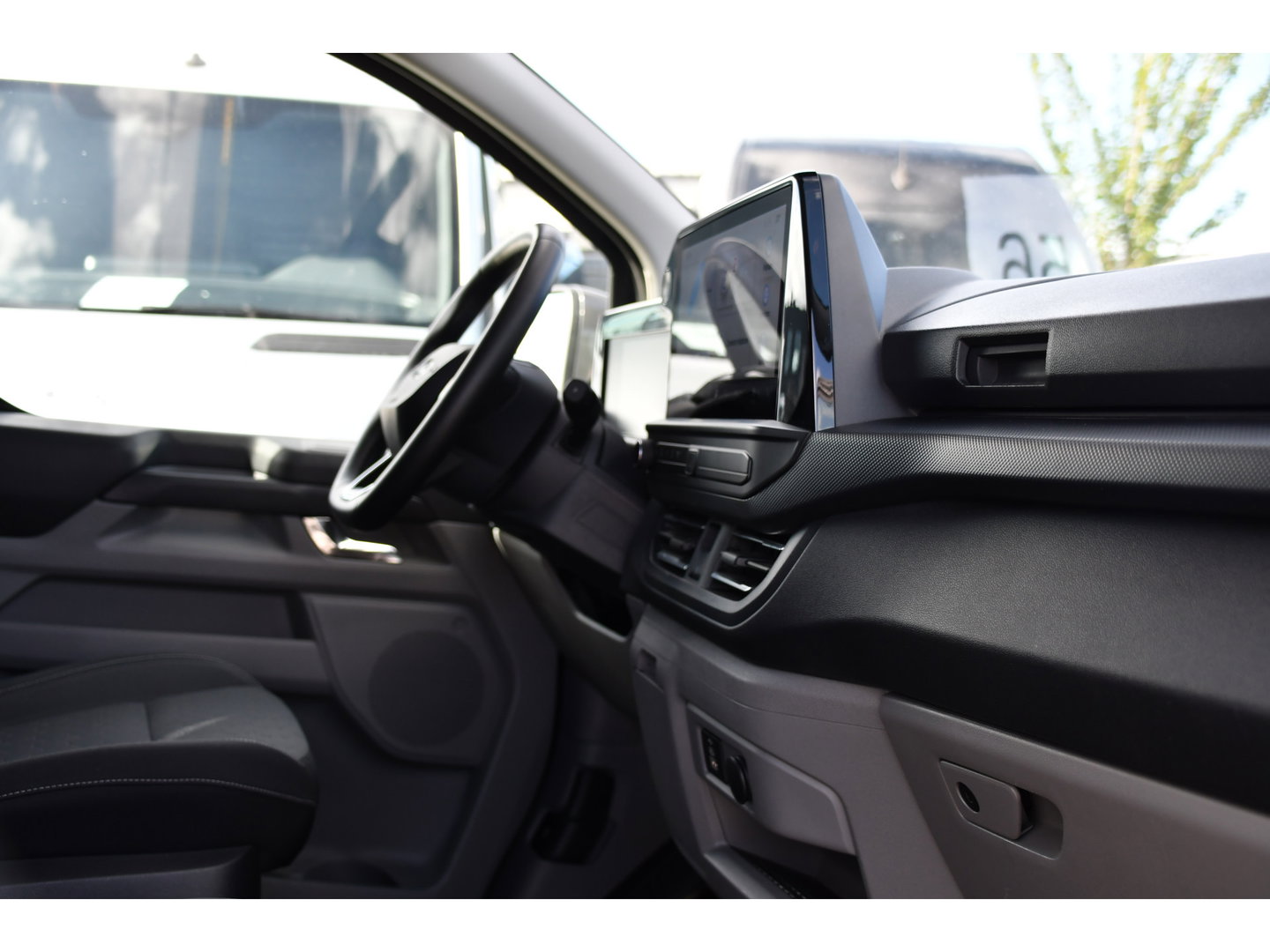Ford Transit Custom 320 2.0 TDCI L2H1 Limited DC Adaptieve Cruise, 360 Camera, Carplay, Automaat, LED, 2 x Schuifdeur, Stoelverwarming, Virtual, 170pk, Sensoren, Uniek!