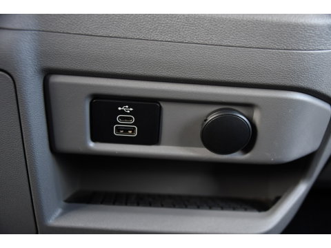 Ford Transit Custom 320 2.0 TDCI L2H1 Limited DC Adaptieve Cruise, 360 Camera, Carplay, Automaat, LED, 2 x Schuifdeur, Stoelverwarming, Virtual, 170pk, Sensoren, Uniek!