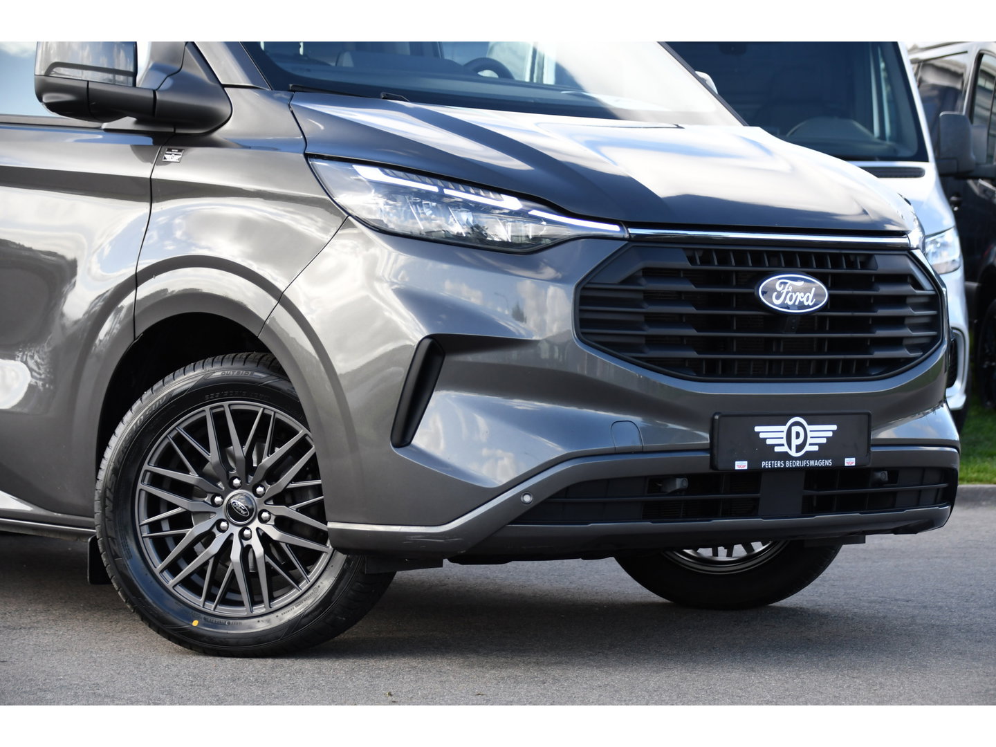 Ford Transit Custom 320 2.0 TDCI L2H1 Limited DC Adaptieve Cruise, 360 Camera, Carplay, Automaat, LED, 2 x Schuifdeur, Stoelverwarming, Virtual, 170pk, Sensoren, Uniek!