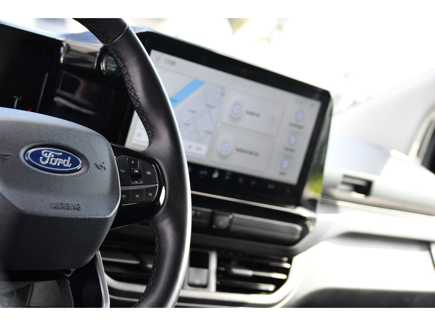 Ford Transit Custom 320 2.0 TDCI L1H1 Sport AWD Black Edition Adaptieve Cruise, 360 Camera, Carplay, B&O, Electrische Stoel, 170pk, LED, 4x4, Stoelverwarming, Stuurverwarming, Uniek!