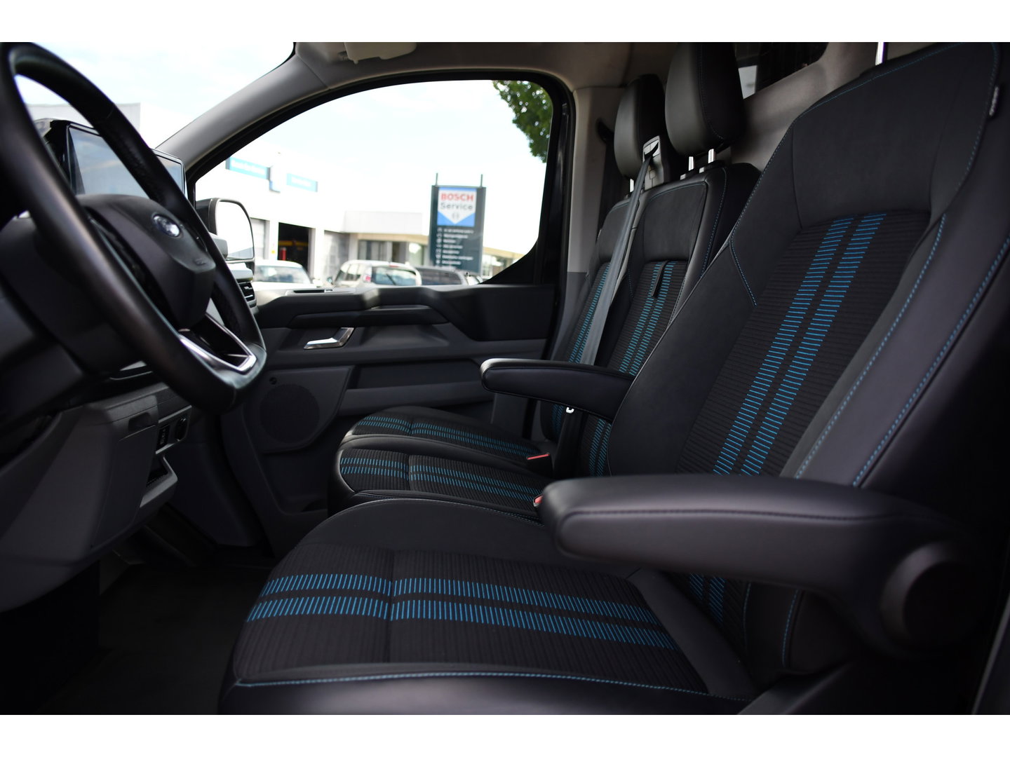 Ford Transit Custom 320 2.0 TDCI L1H1 Sport AWD Black Edition Adaptieve Cruise, 360 Camera, Carplay, B&O, Electrische Stoel, 170pk, LED, 4x4, Stoelverwarming, Stuurverwarming, Uniek!