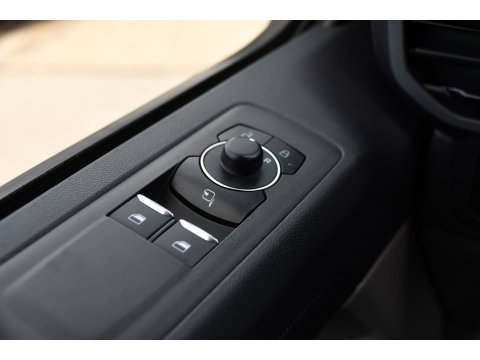 Ford Transit Custom 320 2.0 TDCI L1H1 Sport AWD Black Edition Adaptieve Cruise, 360 Camera, Carplay, B&O, Electrische Stoel, 170pk, LED, 4x4, Stoelverwarming, Stuurverwarming, Uniek!