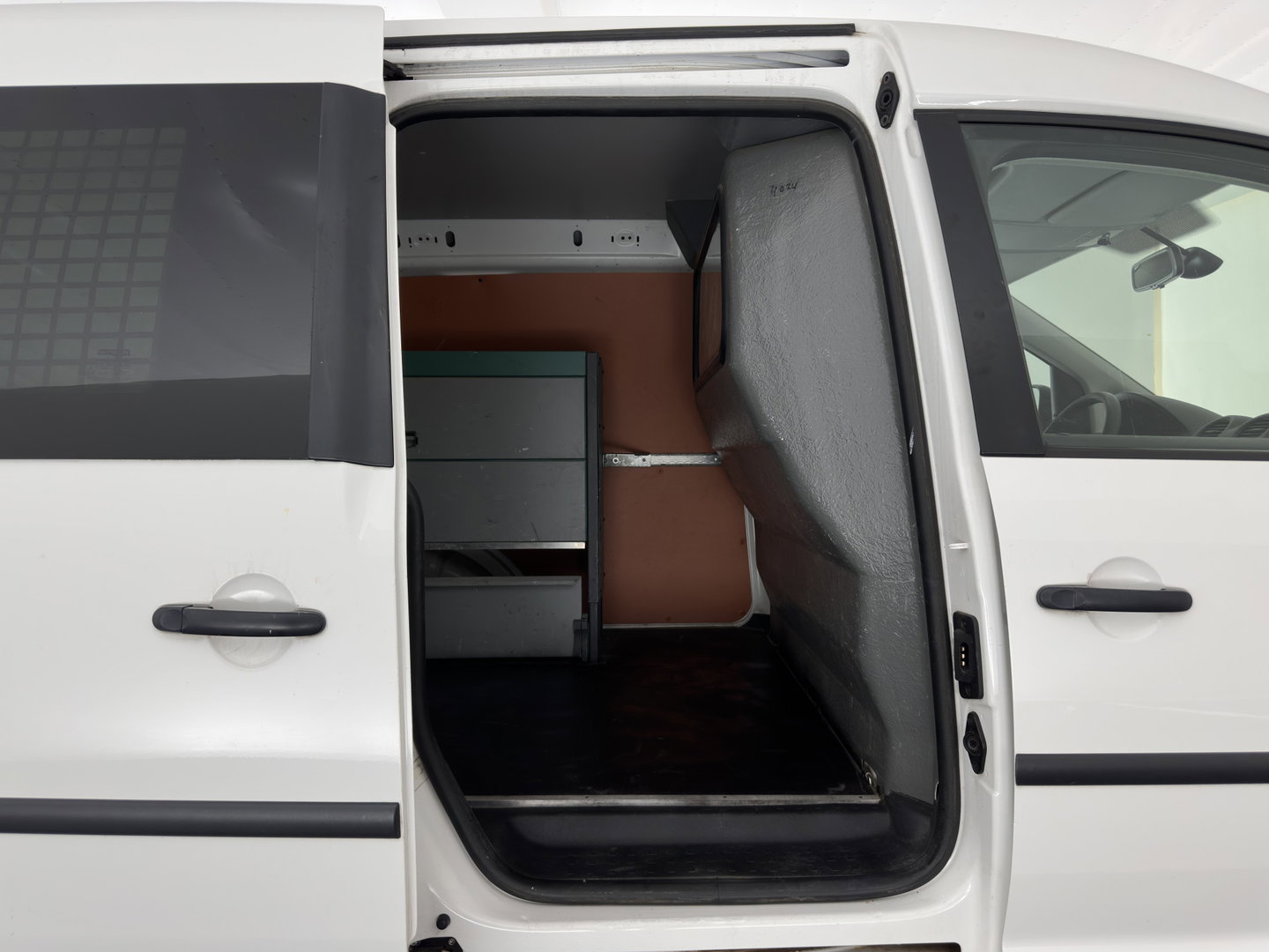 Volkswagen Caddy 1.6 TDI BMT *NAVI-FULLMAP | LEATHER-FABRIC | AIRCO | CRUISE | PDC | COMFORT-SEATS*