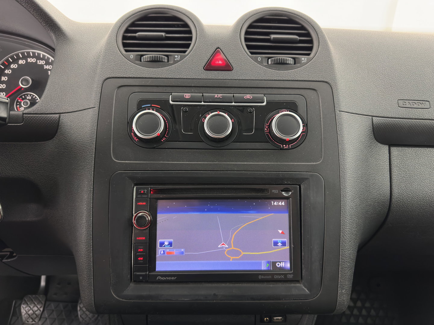 Volkswagen Caddy 1.6 TDI BMT *NAVI-FULLMAP | LEATHER-FABRIC | AIRCO | CRUISE | PDC | COMFORT-SEATS*