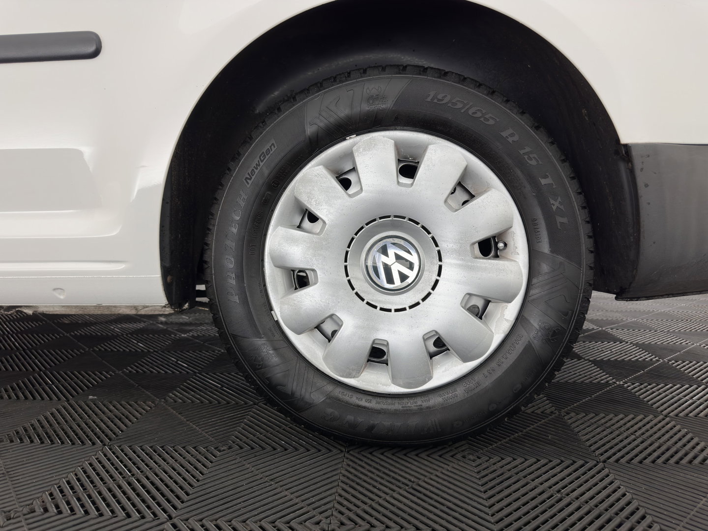 Volkswagen Caddy 1.6 TDI BMT *NAVI-FULLMAP | LEATHER-FABRIC | AIRCO | CRUISE | PDC | COMFORT-SEATS*