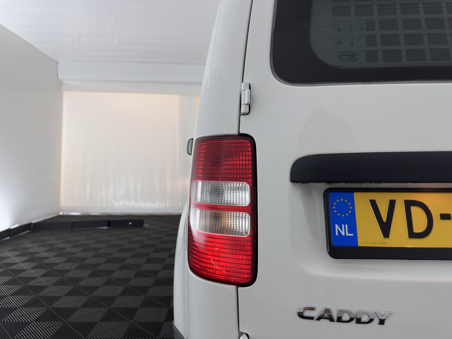 Volkswagen Caddy 1.6 TDI BMT *NAVI-FULLMAP | LEATHER-FABRIC | AIRCO | CRUISE | PDC | COMFORT-SEATS*