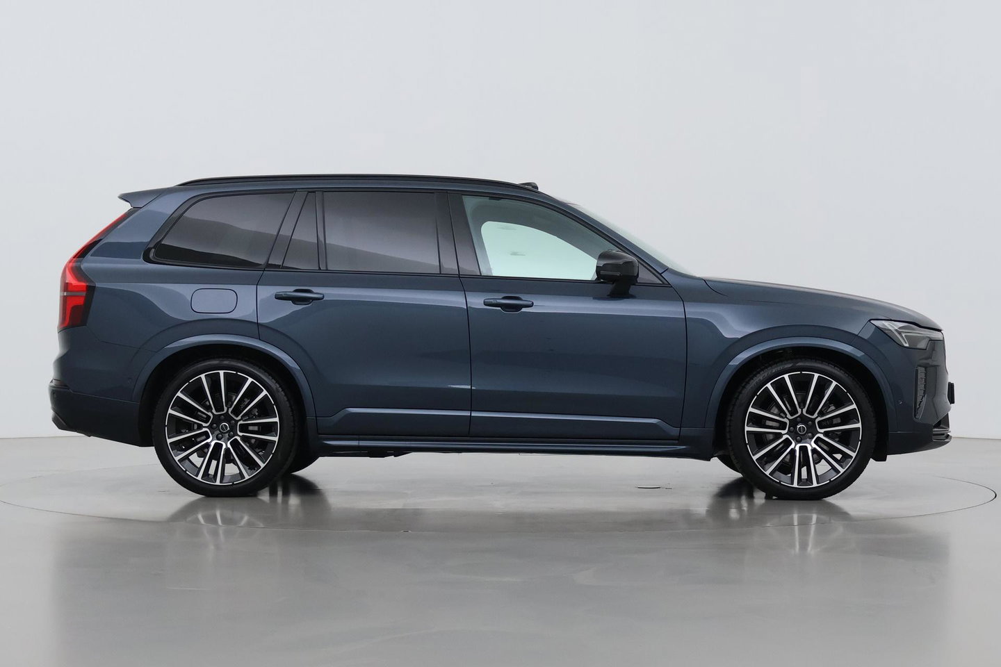 Volvo XC90 T8 Ultra Black Edition | Bowers&Wilkins | Luchtvering | Panoramadak | Trekhaak | 360° Camera | Massage | Stoelventilatie | 22 Inch