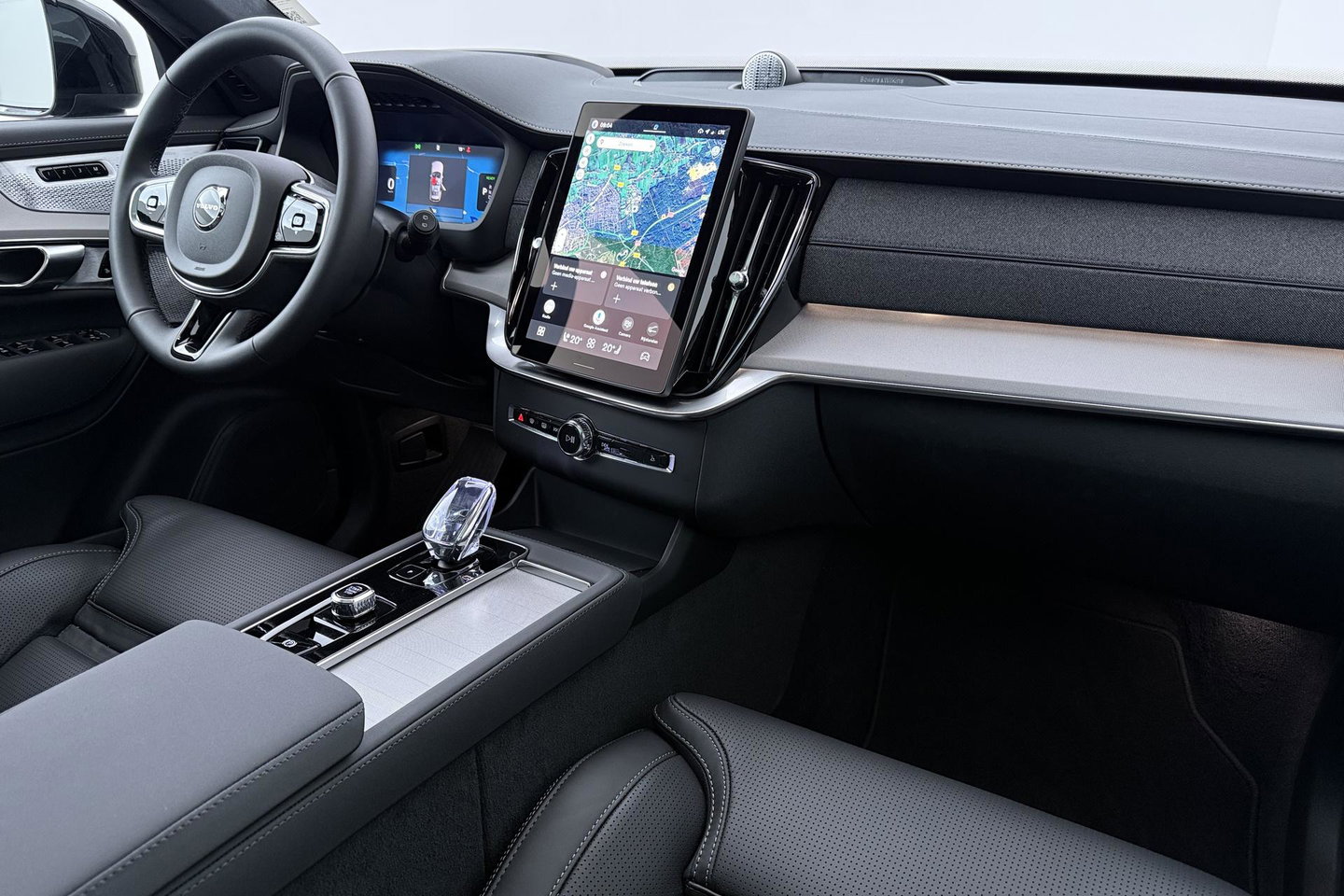 Volvo XC90 T8 Ultra Black Edition | Bowers&Wilkins | Luchtvering | Panoramadak | Trekhaak | 360° Camera | Massage | Stoelventilatie | 22 Inch