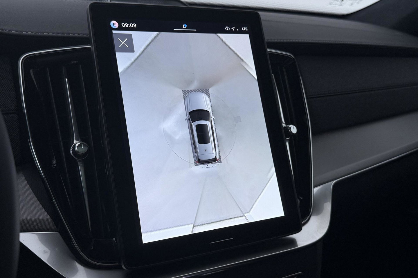 Volvo XC90 T8 Ultra Black Edition | Bowers&Wilkins | Luchtvering | Panoramadak | Trekhaak | 360° Camera | Massage | Stoelventilatie | 22 Inch