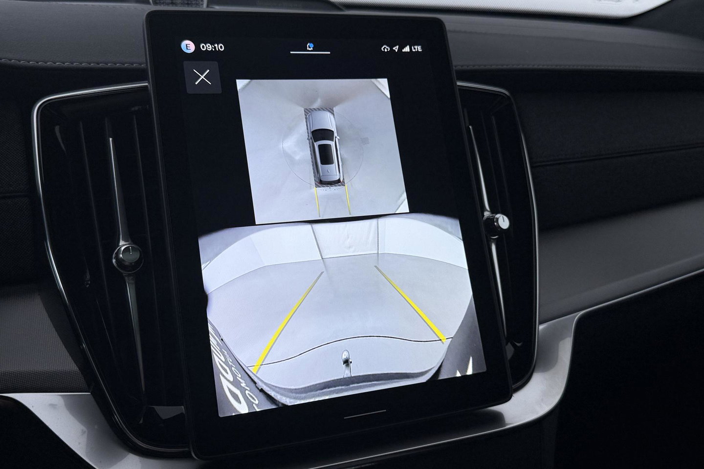Volvo XC90 T8 Ultra Black Edition | Bowers&Wilkins | Luchtvering | Panoramadak | Trekhaak | 360° Camera | Massage | Stoelventilatie | 22 Inch