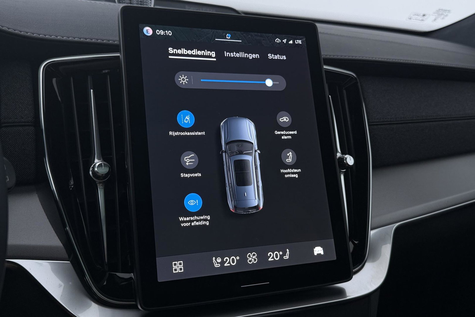 Volvo XC90 T8 Ultra Black Edition | Bowers&Wilkins | Luchtvering | Panoramadak | Trekhaak | 360° Camera | Massage | Stoelventilatie | 22 Inch