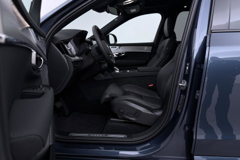 Volvo XC90 T8 Ultra Black Edition | Bowers&Wilkins | Luchtvering | Panoramadak | Trekhaak | 360° Camera | Massage | Stoelventilatie | 22 Inch
