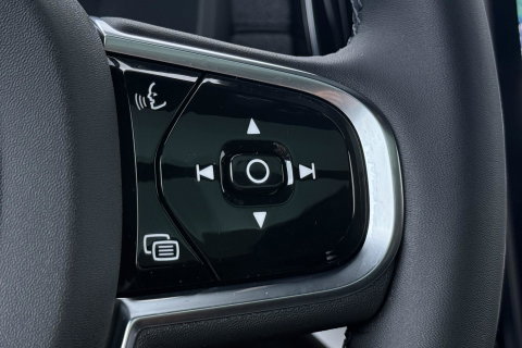 Volvo XC90 T8 Ultra Black Edition | Bowers&Wilkins | Luchtvering | Panoramadak | Trekhaak | 360° Camera | Massage | Stoelventilatie | 22 Inch