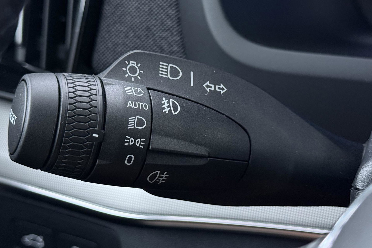 Volvo XC90 T8 Ultra Black Edition | Bowers&Wilkins | Luchtvering | Panoramadak | Trekhaak | 360° Camera | Massage | Stoelventilatie | 22 Inch