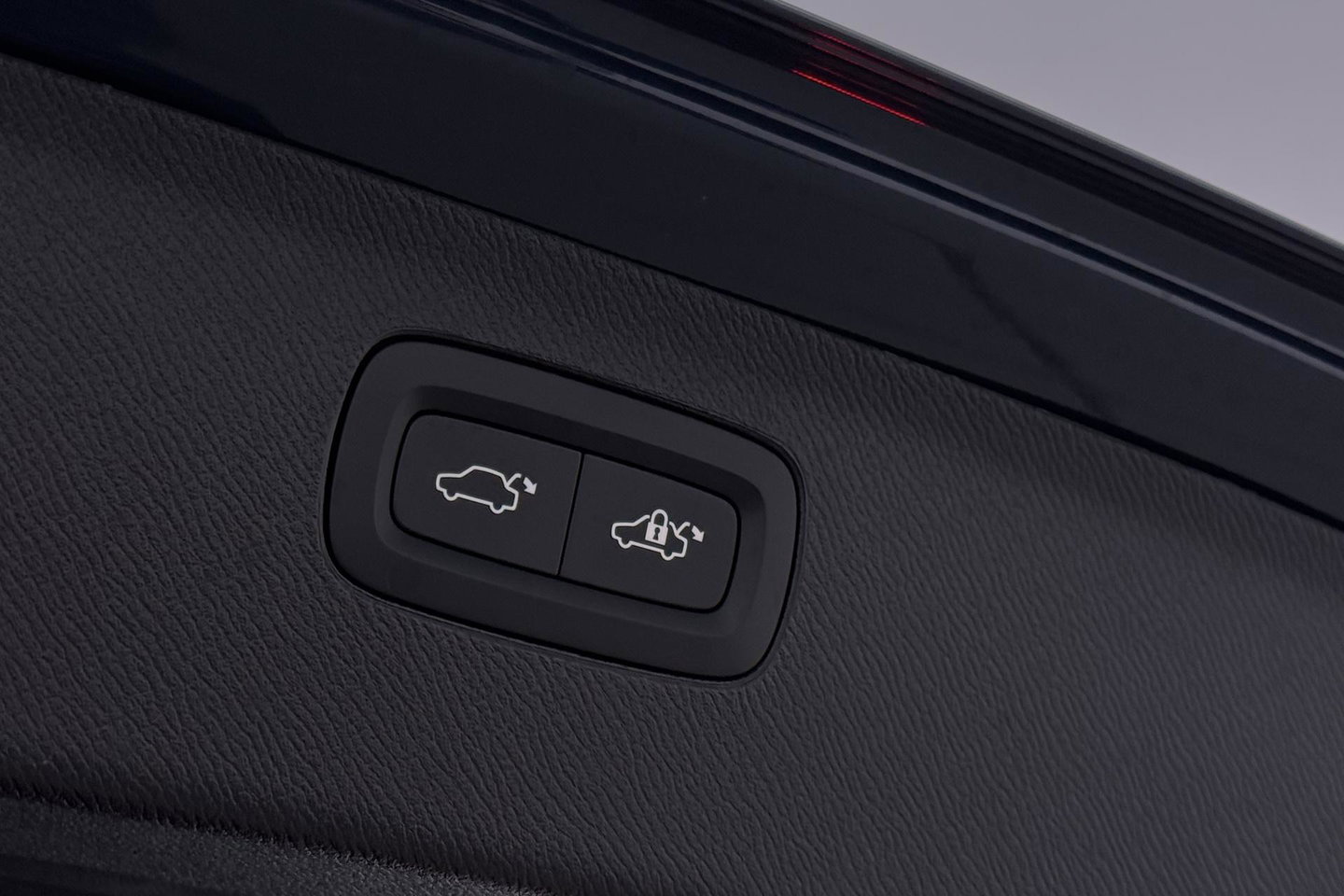 Volvo XC90 T8 Ultra Black Edition | Bowers&Wilkins | Luchtvering | Panoramadak | Trekhaak | 360° Camera | Massage | Stoelventilatie | 22 Inch