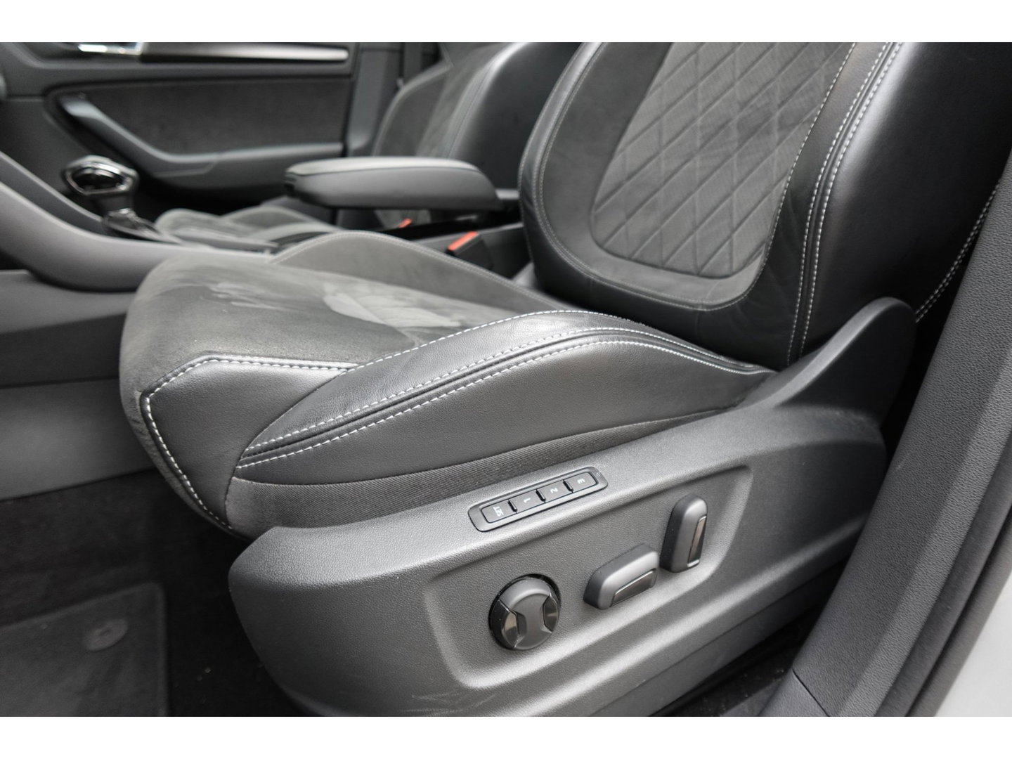 Škoda Kodiaq 1.5 TSI Business Edition Plus PANO CAM MEMORY