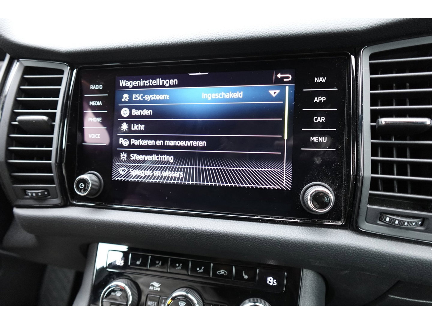 Škoda Kodiaq 1.5 TSI Business Edition Plus PANO CAM MEMORY